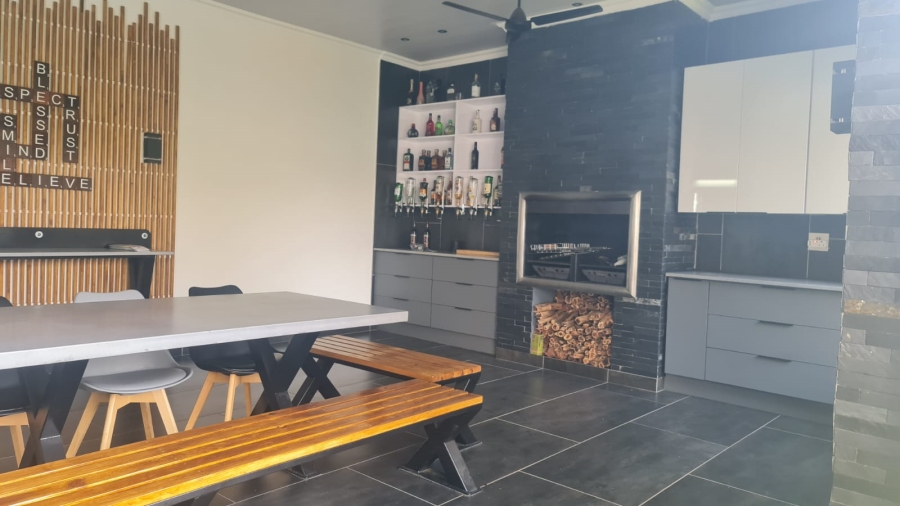 5 Bedroom Property for Sale in Protea Park North West